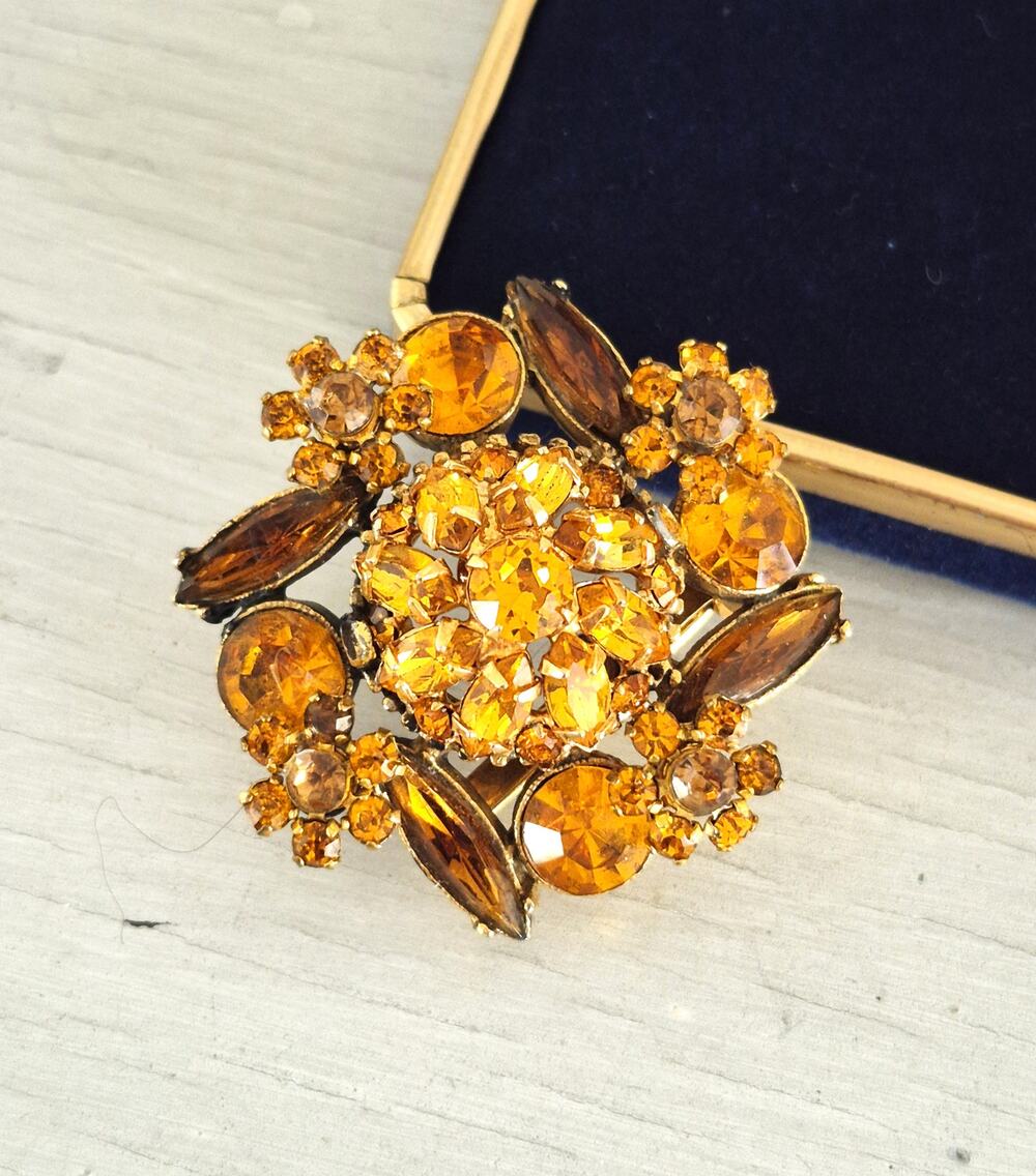 Vintage Amber and Brown Dome Brooch